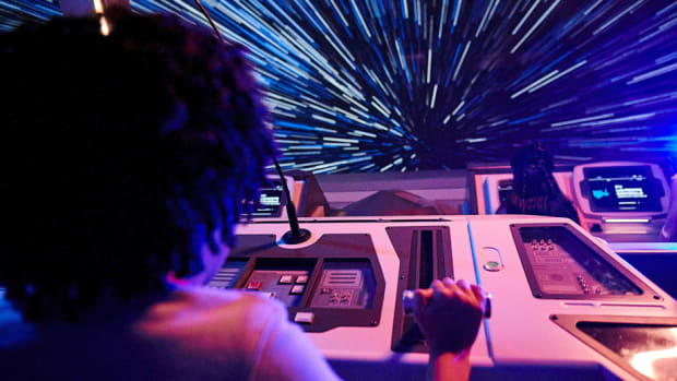 Guest jumping the Halcyon into Hyperspace at Star Wars: Galactic Starcruiser