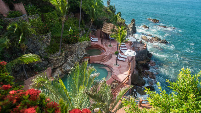 Step Up Your Mexican Getaway Game with an Exclusive Stay at La Casa Que Canta