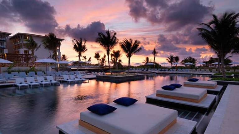 UNICO 20°87° Bridges the All-Inclusive Gap Between Luxury and Local Culture