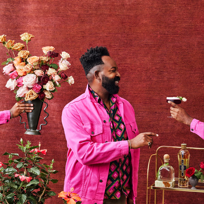 Blooms artist Maurice Harris & the What's the Tea, Rosarita cocktail