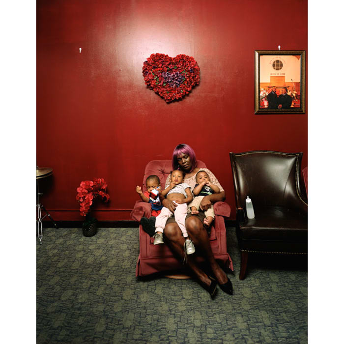 Deana Lawson, Young Grandmother, 2019 ©
