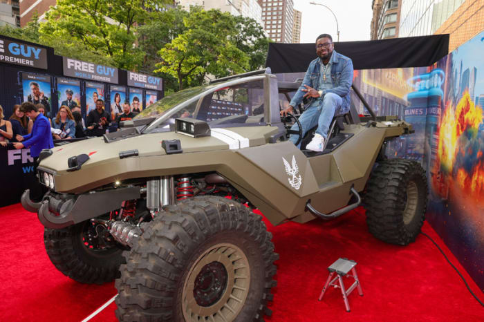 Lil Rel Howery gets in the driver's seat of the Xbox and Hoonigan Industries life-sized, scale replica of a Warthog from the Halo franchise.