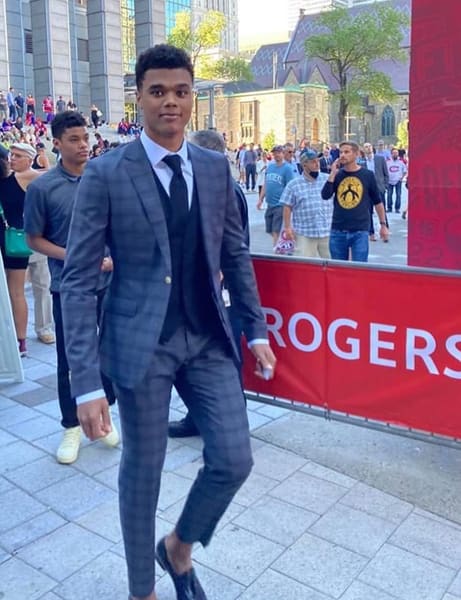 Noah Warren had five goals and 19 assists over 62 games of the 2021-2022 season with Canada’s Les Olympiques de Gatineau.