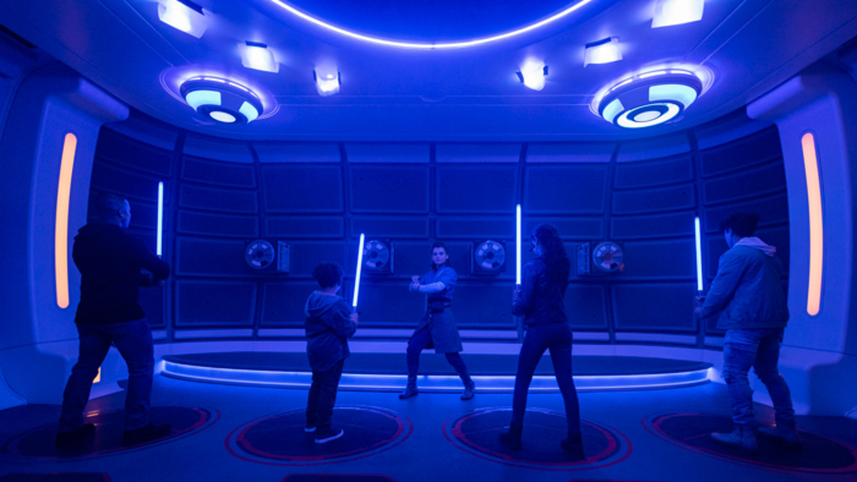 Lightsaber training aboard the Halcyon