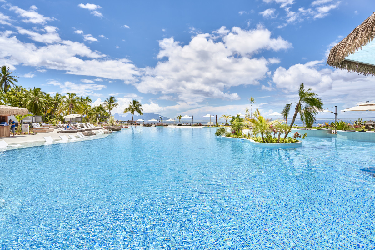 The swimming pool at the Hilton Hotel Tahiti